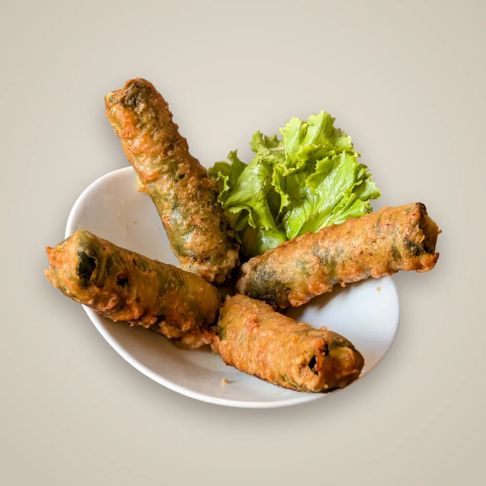 Crispy Chicken Cabbage Roll with Sweet Chili Sauce
